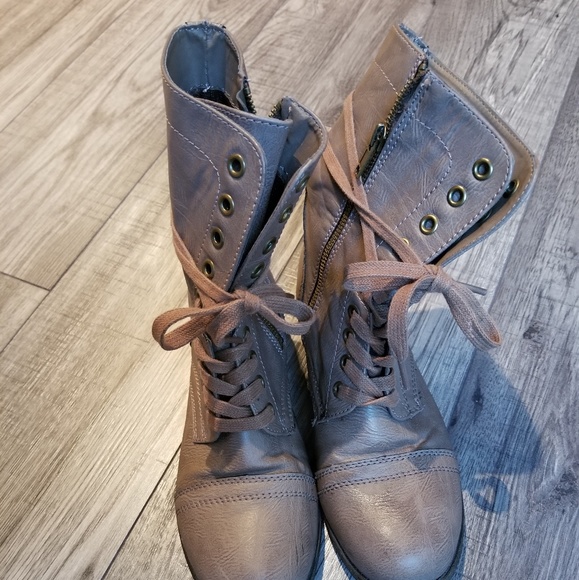 Shoes - Combat boots Shoes - Combat boots
